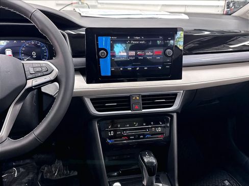 New 2026 Volkswagen Taos SEL AWD/4WD image 6