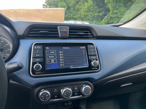 Used 2025 Nissan Versa SV FWD image 20