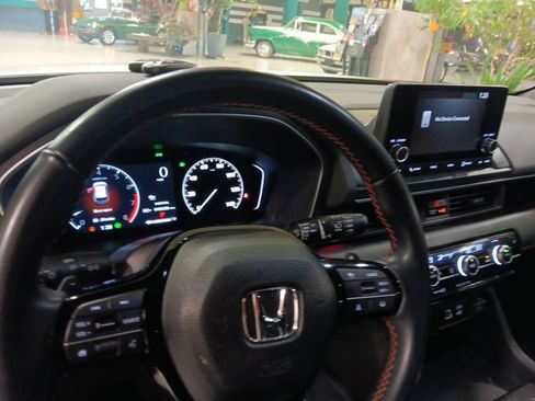 Used 2023 Honda Pilot Sport image 3