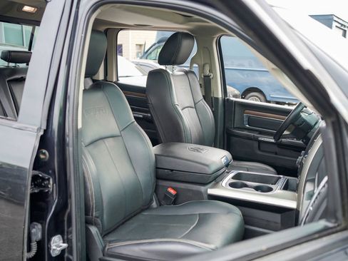 Used 2018 RAM 1500 Laramie w/ Convenience Group AWD/4WD image 18