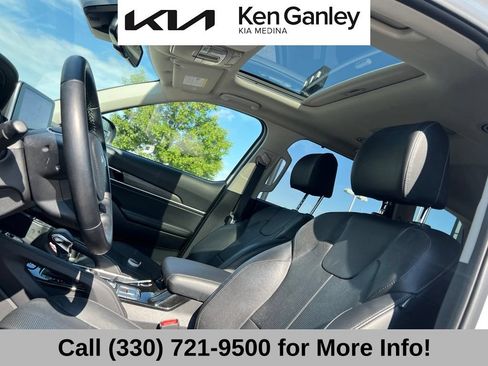 Certified 2022 Kia Telluride EX w/ EX Premium Package AWD/4WD image 12