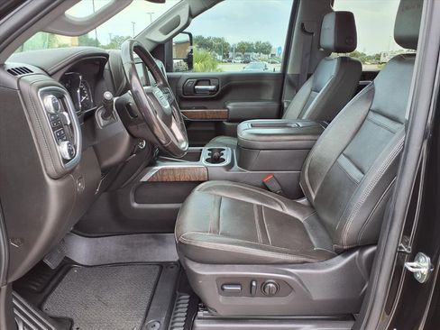 Used 2022 GMC Sierra 3500 Denali image 24