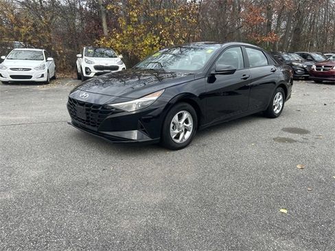 Certified 2023 Hyundai Elantra SE w/ Cargo Package image 7