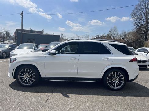 Used 2022 Mercedes-Benz GLE 350 4MATIC w/ AMG Line Exterior image 4