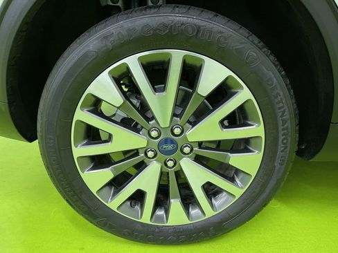 Used 2020 Ford Escape Titanium image 14