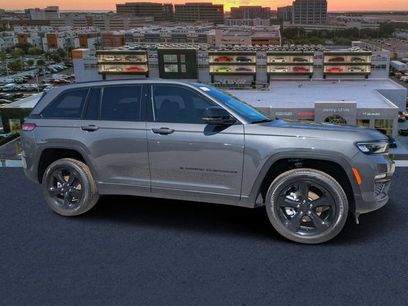 New 2025 Jeep Grand Cherokee Limited w/ Black Appearance Package