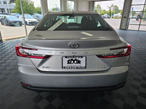Used 2025 Toyota Camry LE FWD image 4