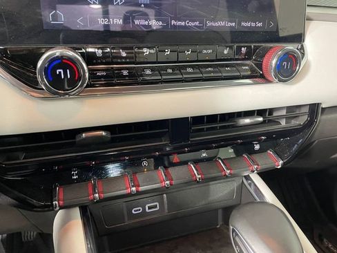 Used 2023 GMC Canyon AT4X image 7