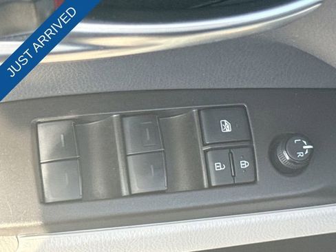 Used 2024 Toyota Camry SE image 13