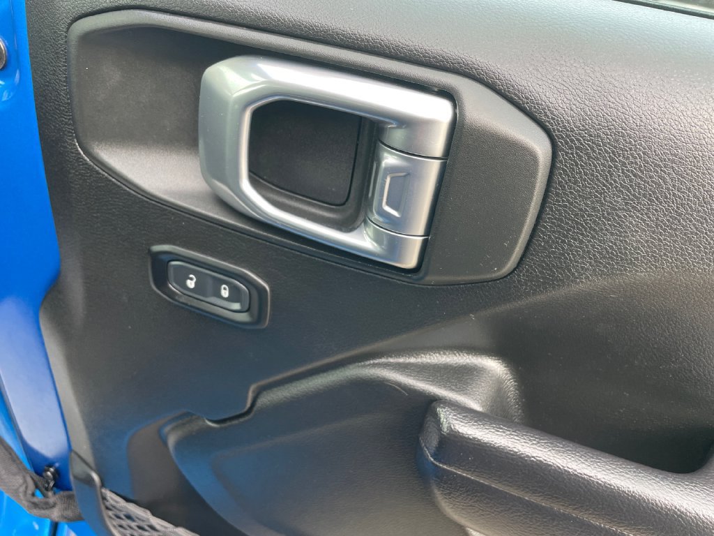 Certified 2023 Jeep Wrangler Sport AWD/4WD image 13