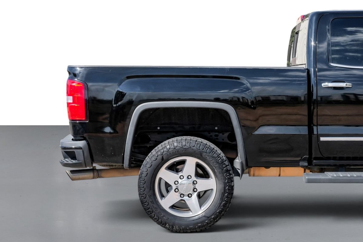 Used 2017 GMC Sierra 2500 SLT w/ All Terrain HD Package AWD/4WD image 6