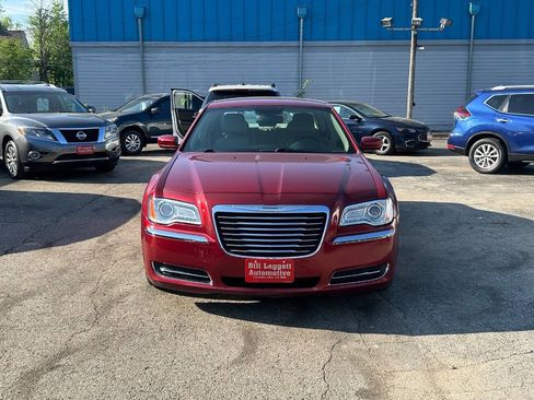 Used 2014 Chrysler 300 image 3