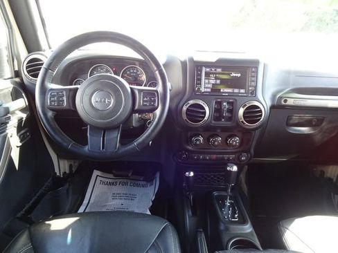 Used 2016 Jeep Wrangler Unlimited Sahara image 19