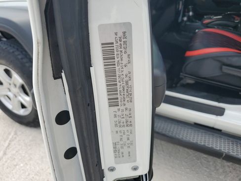 Used 2018 Jeep Wrangler Sport AWD/4WD image 28