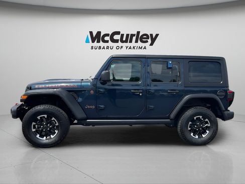 Used 2025 Jeep Wrangler Unlimited Rubicon AWD/4WD image 8