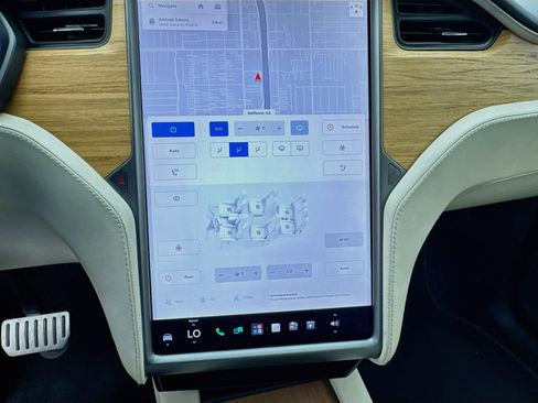 Used 2020 Tesla Model X Performance AWD/4WD image 12