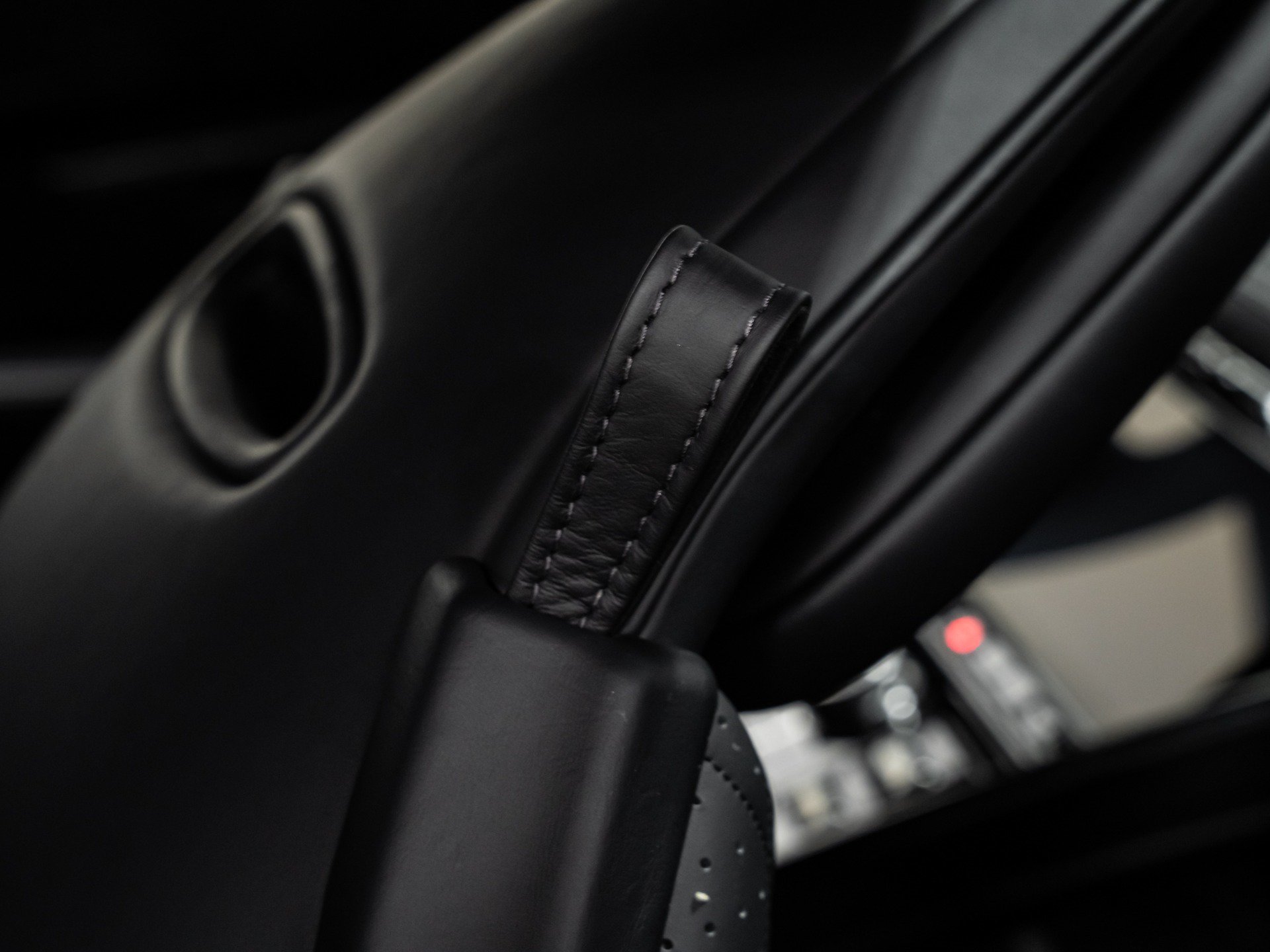 Used 2024 Aston Martin DB12 Coupe RWD image 76