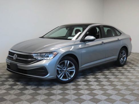 Used 2024 Volkswagen Jetta SE FWD image 1
