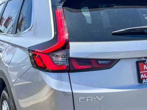Used 2025 Honda CR-V LX image 10
