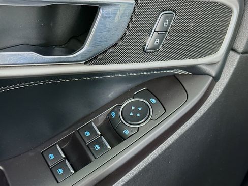 Used 2020 Ford Explorer XLT w/ Equipment Group 202A image 15