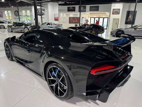 Used 2022 Bugatti Chiron Pur Sport image 5