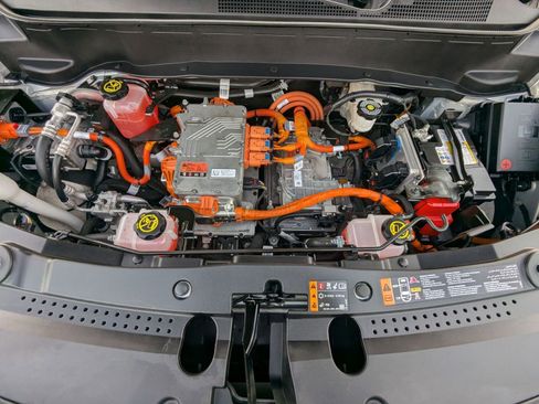 Used 2023 Chevrolet Bolt EUV LT w/ Driver Confidence Package image 23