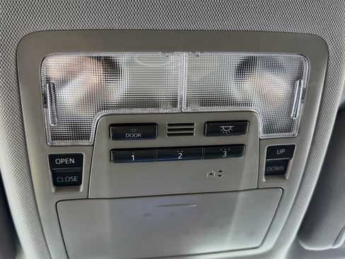 Used 2019 Toyota Highlander XLE AWD/4WD image 16