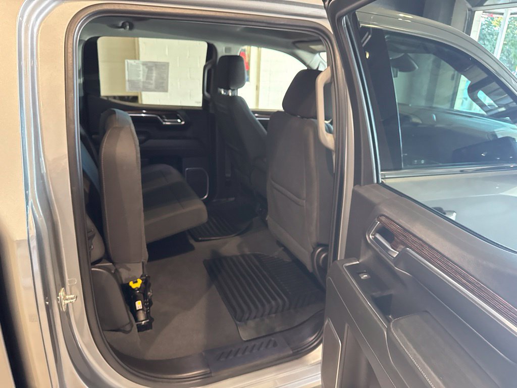 Used 2023 GMC Sierra 1500 SLE AWD/4WD image 17