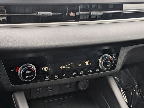 Used 2024 Mitsubishi Outlander SE image 20