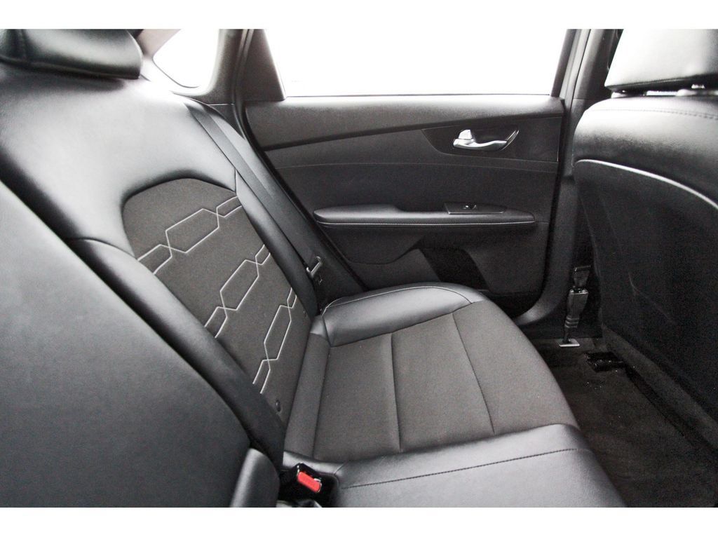 Used 2023 Kia Forte GT-Line w/ GT-Line Technology Package FWD image 12