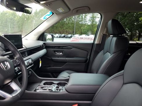 Certified 2025 Honda Pilot EX-L image 17