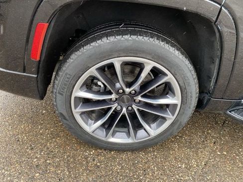 Used 2023 Jeep Wagoneer Series II w/ Premium Group I image 13