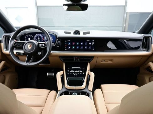 Certified 2025 Porsche Cayenne S AWD/4WD image 20