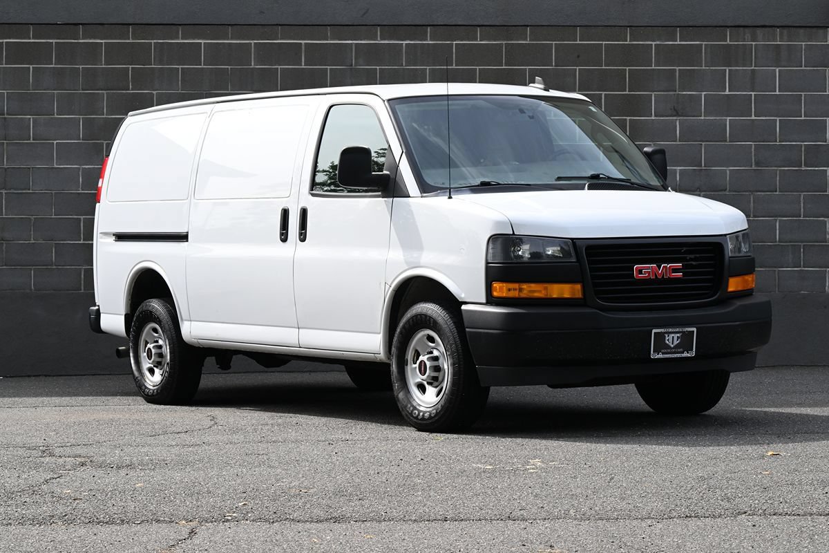 Used 2022 GMC Savana 2500 RWD image 2