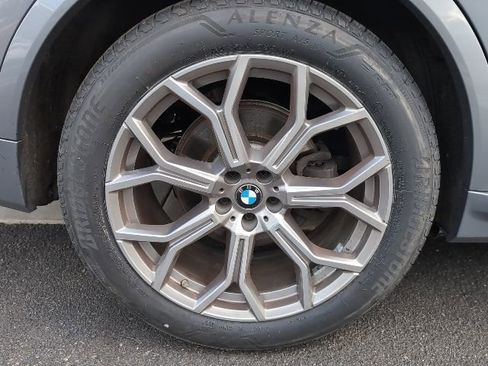 Used 2024 BMW X7 xDrive40i AWD/4WD image 9