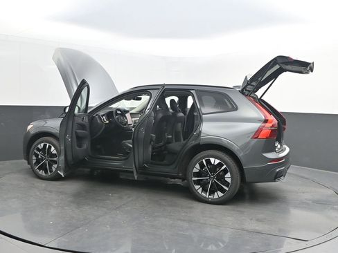 New 2026 Volvo XC60 B5 Plus w/ Climate Package AWD/4WD image 40