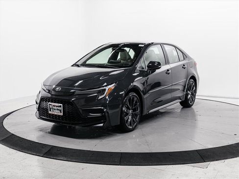 Certified 2024 Toyota Corolla SE image 3