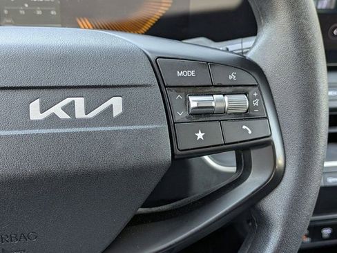 Used 2025 Kia K4 FWD image 21