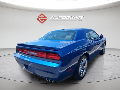 Used 2009 Dodge Challenger R/T RWD image 3