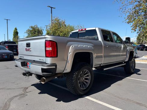 Used 2019 GMC Sierra 2500 Denali w/ Duramax Plus Package AWD/4WD image 5