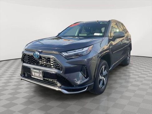 Used 2024 Toyota RAV4 SE w/ Weather & Moonroof Package AWD/4WD image 3