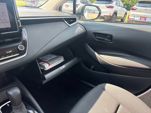 Used 2024 Toyota Corolla LE FWD image 19