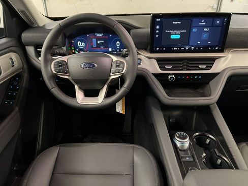 New 2026 Ford Explorer Active w/ Active Comfort Package AWD/4WD image 8