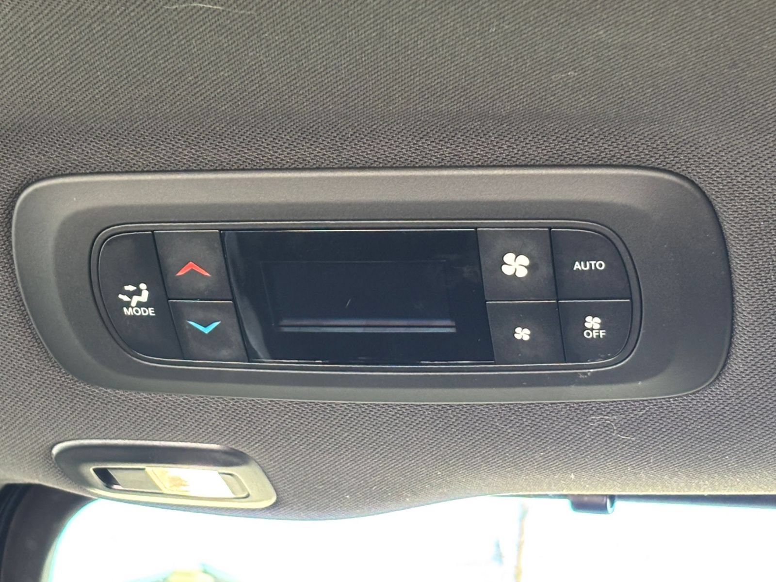 Used 2025 Chrysler Pacifica Limited FWD image 25