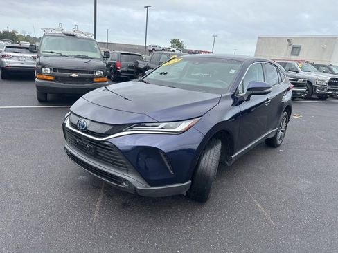 Used 2024 Toyota Venza LE image 4