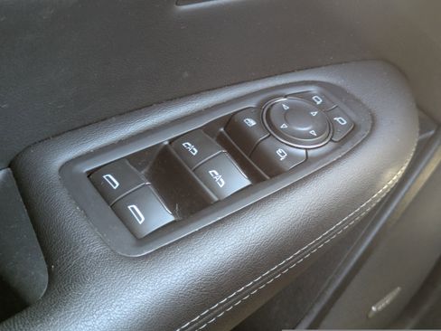 Used 2023 Cadillac XT5 Premium Luxury image 16