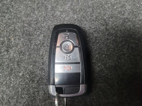 Used 2019 Ford Fusion SE w/ Equipment Group 151A FWD image 32