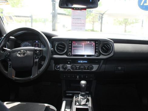 Used 2021 Toyota Tacoma TRD Off-Road w/ Technology Package AWD/4WD image 22