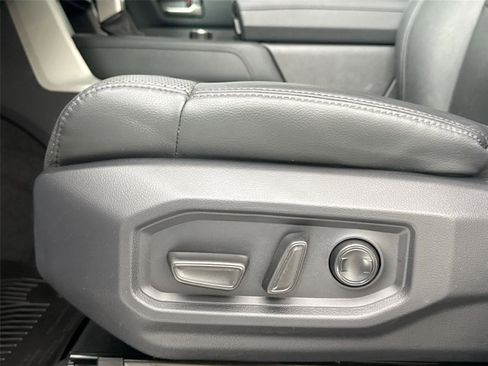 Used 2023 Toyota Tundra Limited AWD/4WD image 29