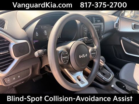 Certified 2025 Kia Soul LX w/ LX Technology Package FWD image 14